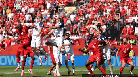 中超大战国安泰山2-0良，米兰体育娱乐，铭首开记录，郑铮遭红牌处罚深度解析